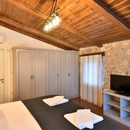 Yaba 1 Villa Φετιγιέ