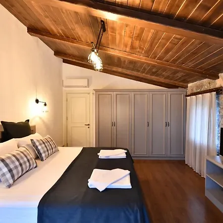 Yaba 1 Villa Βίλα Φετιγιέ